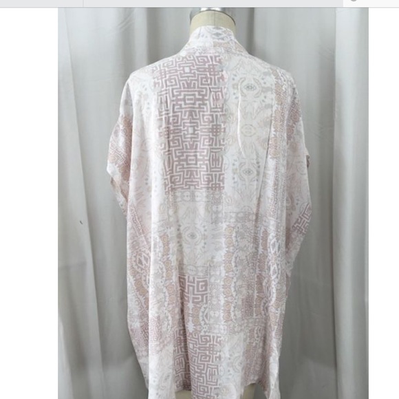 🌸90%off 🌸🌸Victoria secret cream  kimono robe - Picture 4 of 4